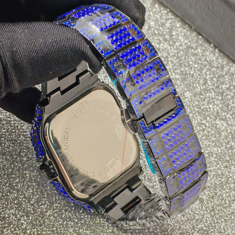 Relógio de quartzo clássico azul e preto cravejado de diamantes para homem.