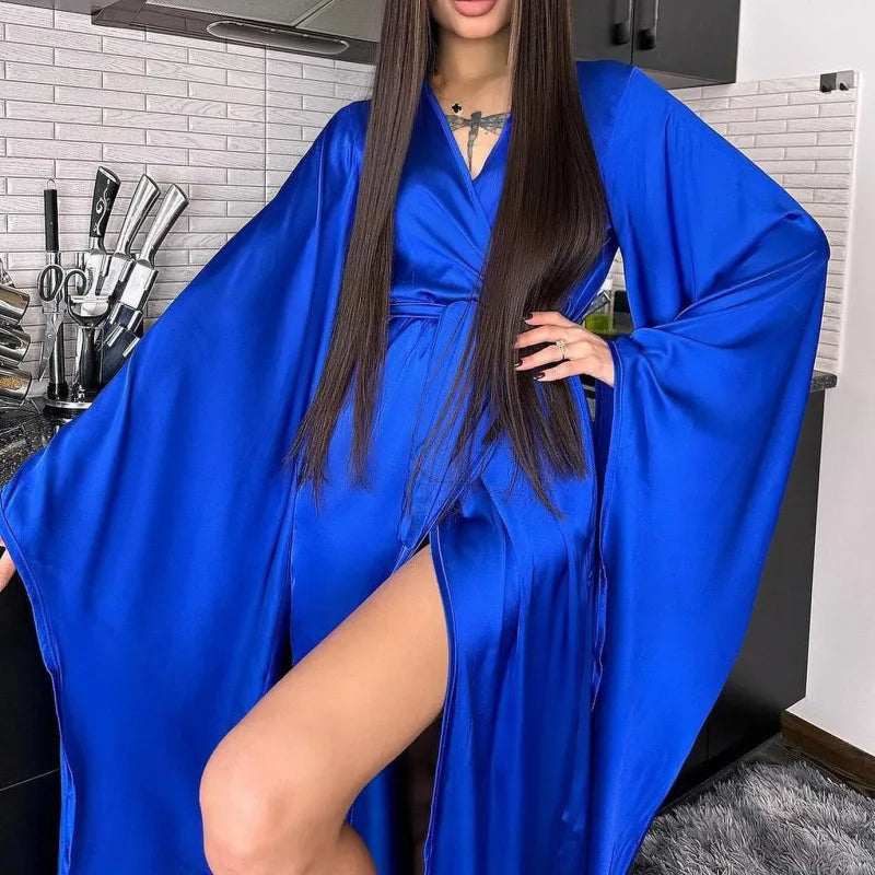 Vestido longo de cetim sedoso para casamento, ideal para usar em casa.