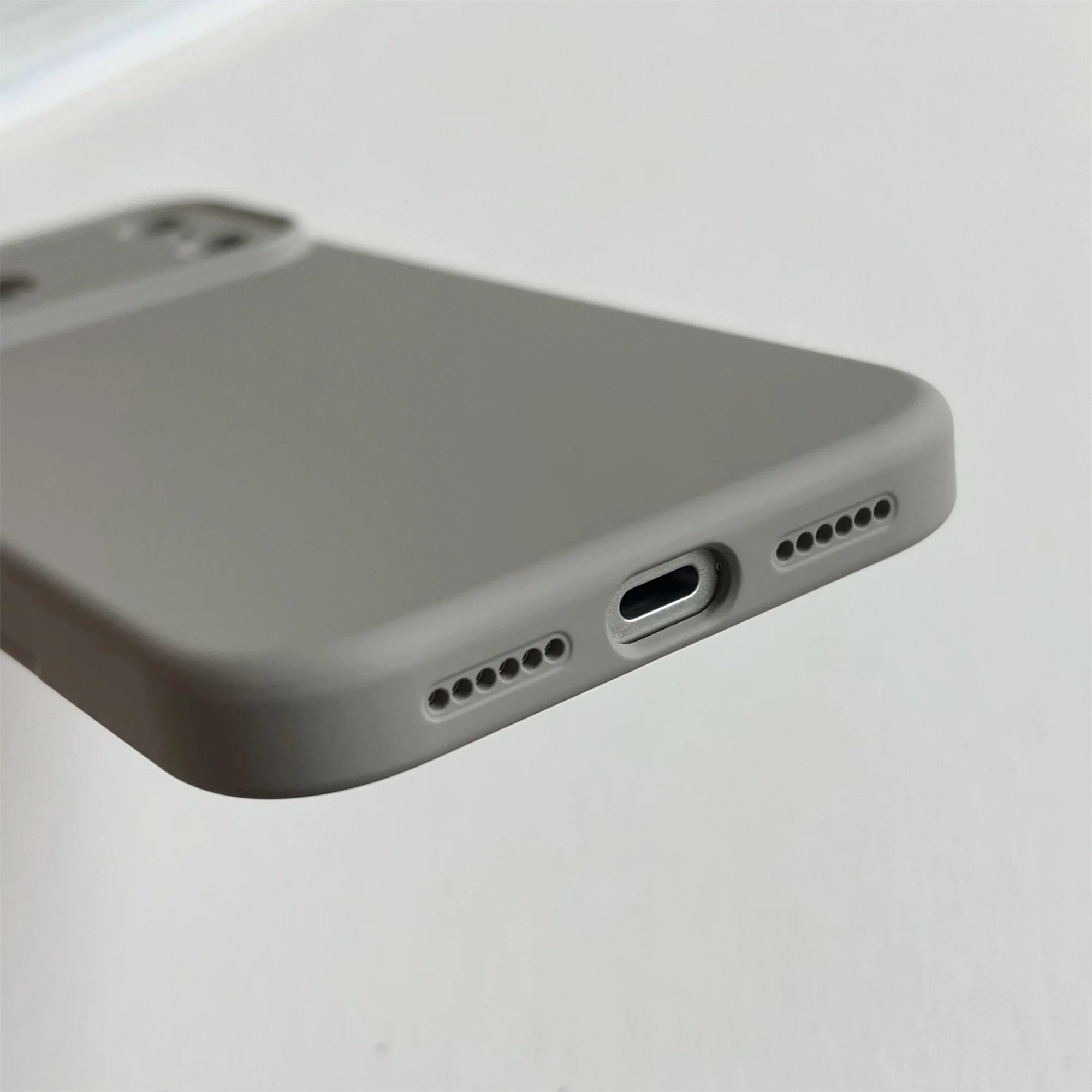 Capa protetora de TPU resistente a impactos para iPhone 17, 16 Pro Max, 17 Air, 16 e 15.
