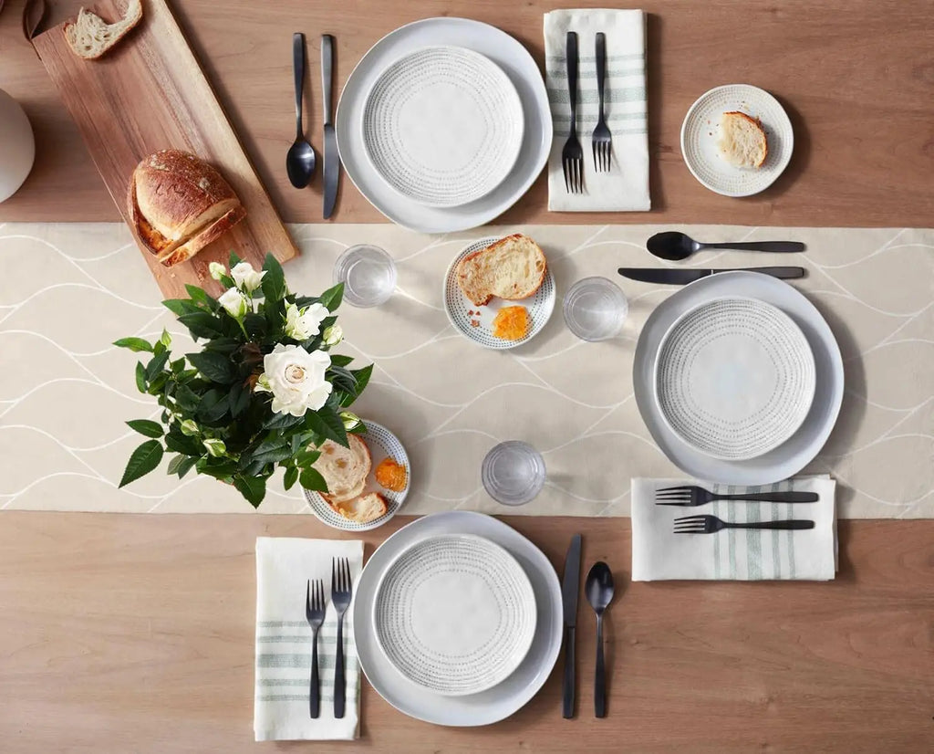 Caminhos de mesa em linho bege, lenço de cômoda moderno com estampa abstrata de ondas e listras