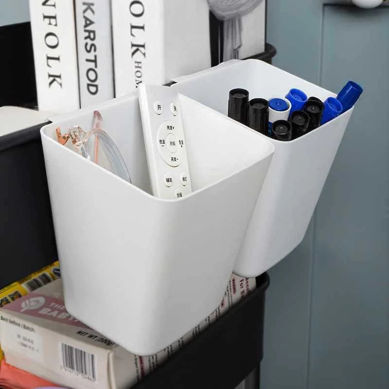 Cesto de armazenamento de plástico para pendurar na parte de trás, para uso doméstico, cozinha e banheiro.
