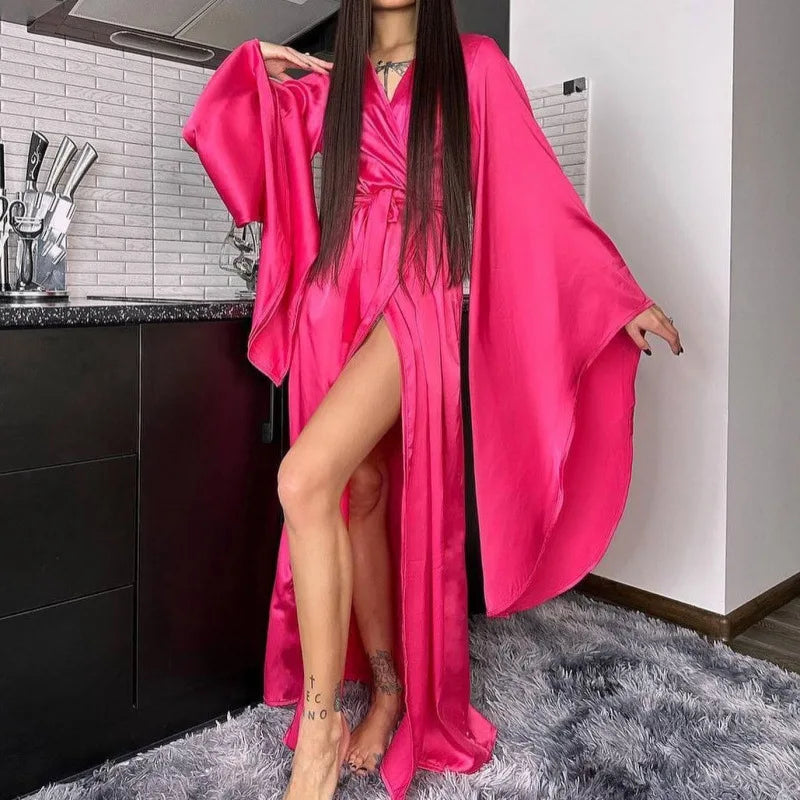 Vestido longo de cetim sedoso para casamento, ideal para usar em casa.