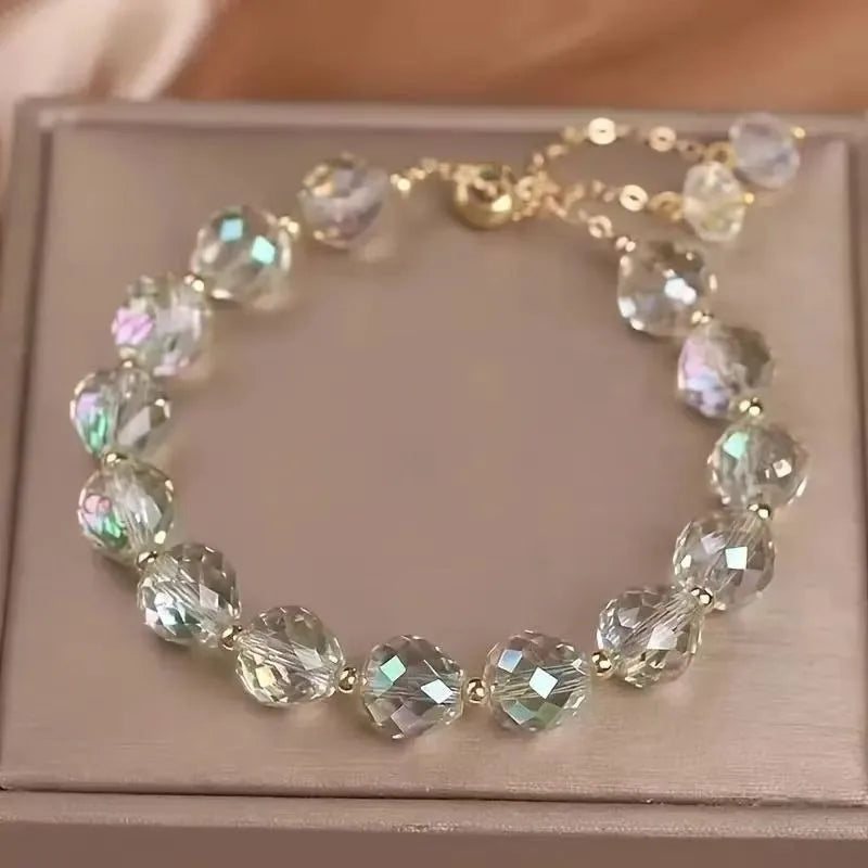 Modisches Armband mit farbigen österreichischen Kunstkristallen.