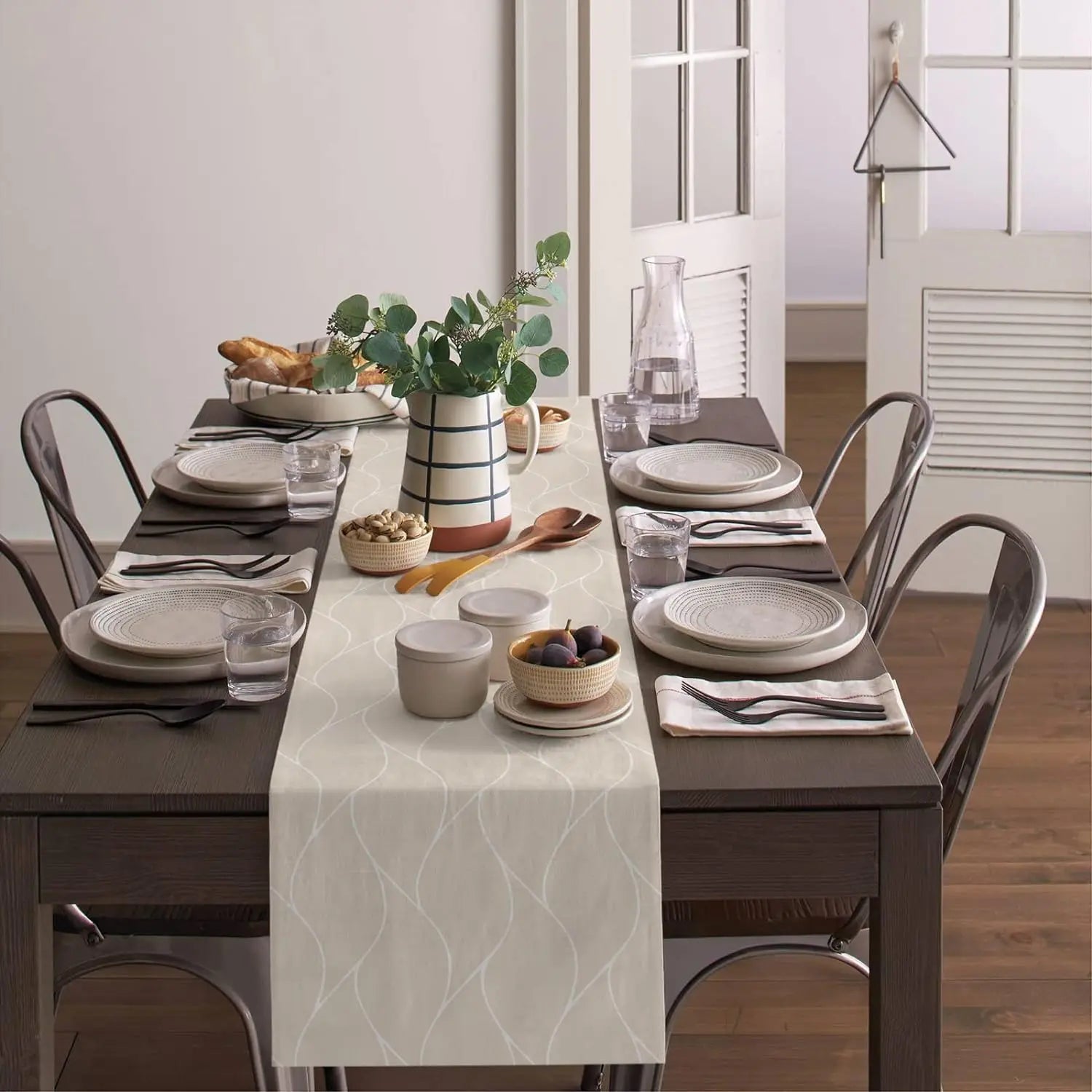 Caminhos de mesa em linho bege, lenço de cômoda moderno com estampa abstrata de ondas e listras