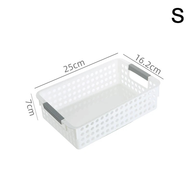 Cesto de armazenamento vazado para uso doméstico, ideal para guardar brinquedos diversos e outros itens.