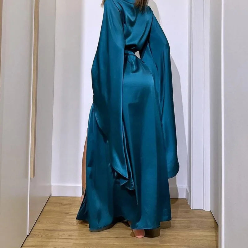 Vestido longo de cetim sedoso para casamento, ideal para usar em casa.